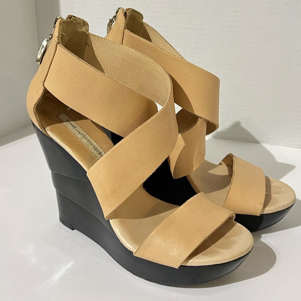 Diane Von Furstenberg Opal Wedge DVF Leather Strap Zip Patent Platform Heels 7.5